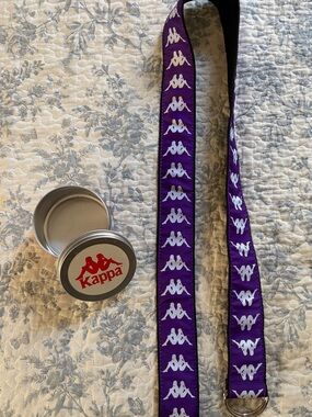 Kappa 222 Banda Belt Violet Pansy White Size 130 w/Original Collectible Tin